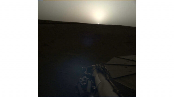 #фото дня | Марсианский восход и закат глазами посадочного модуля InSight