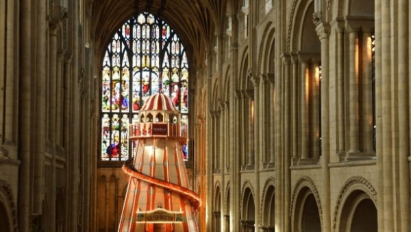 В Британии интересным способом заманивают молодежь в церковь: яркие фото