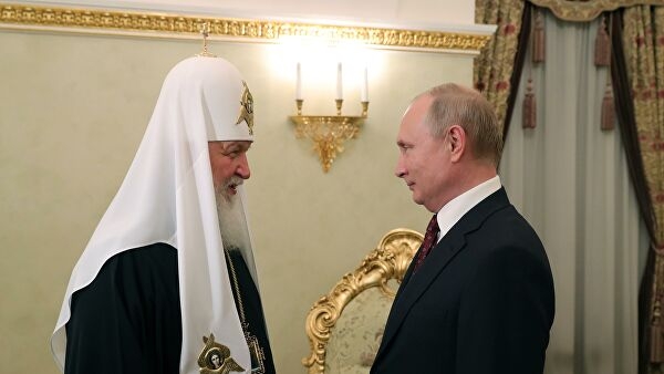 Путин лично поздравил патриарха Кирилла с 74-летием