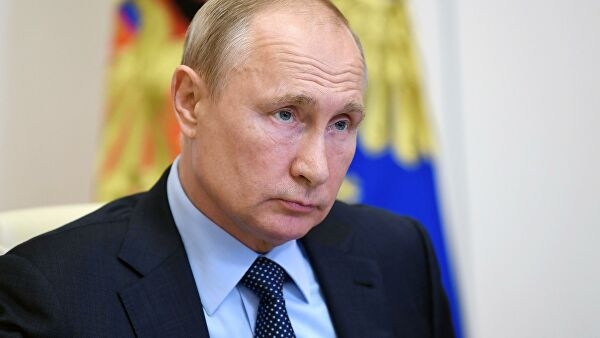 Путин поздравил российских юристов с праздником