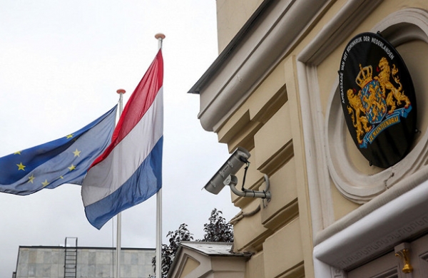 Посла РФ вызвали в МИД Нидерландов из-за шпионского скандала