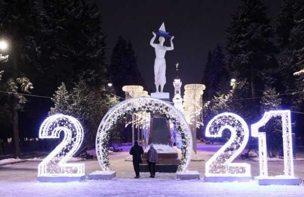 Праздничная подсветка будет работать в Москве всю новогоднюю ночь