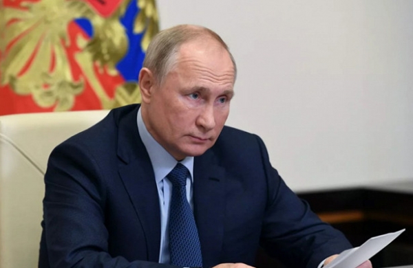 Путин отметил потенциал роста российской нефтехимии