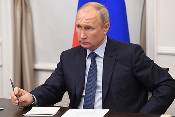 Путин предрек нефти забвение