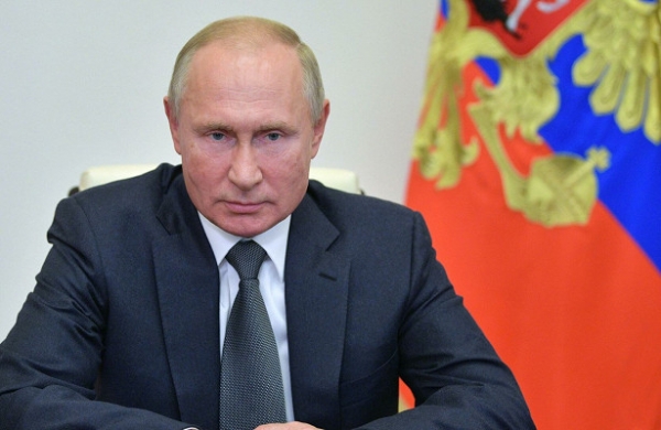 Путин поручил привить от коронавируса почти 70 млн россиян