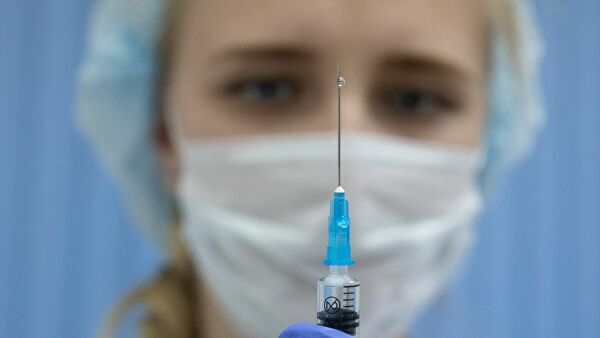 Более 320 тысяч человек привились от коронавируса в Москве