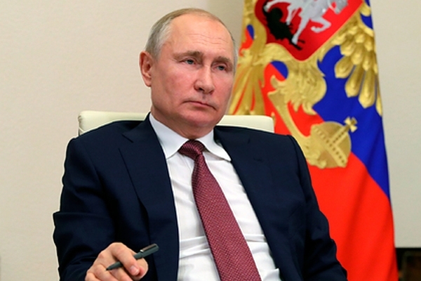 Путин предложил отменить ограничения по возрасту для назначенных им госслужащих