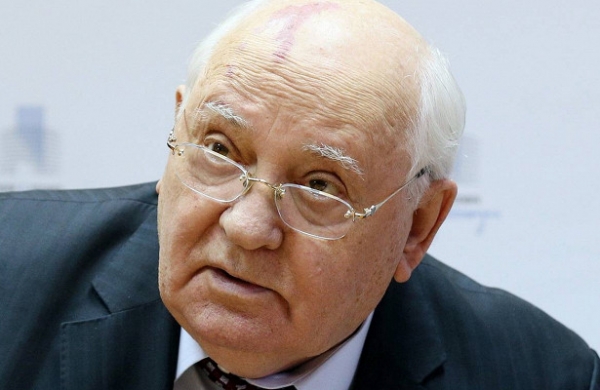 Горбачев призвал продлить ракетный договор
