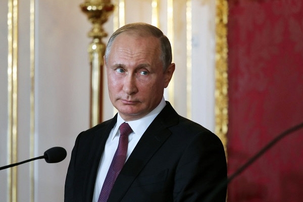 Песков: Путин сам сообщит, когда сделает прививку от COVID-19