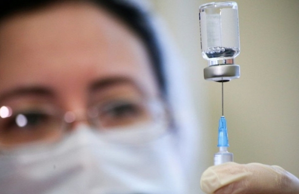 Вакцина от коронавируса появилась в частных клиниках Москвы