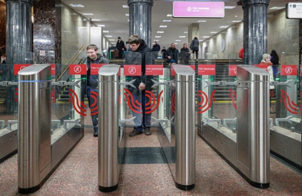 Москвичи смогут оплачивать проезд в метро виртуальной картой «Тройка»
