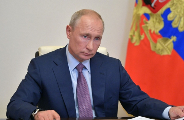 Путин подписал закон о штрафах за неуказание статуса иноагента