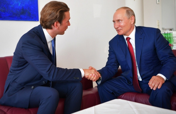 Путин обсудил с канцлером Австрии возможности поставки «Спутника V»