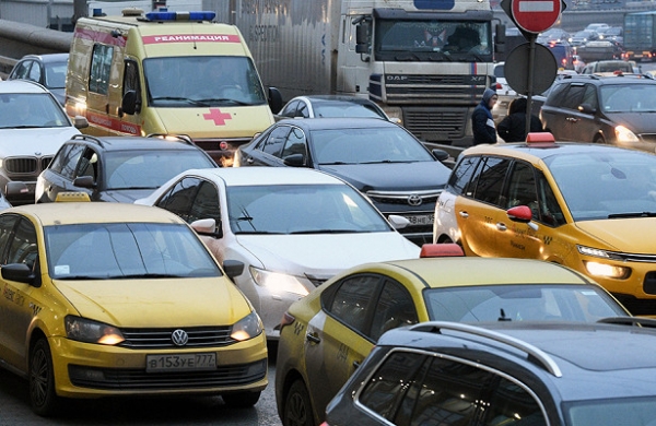 Москвичей предупредили о транспортном коллапсе на выходных