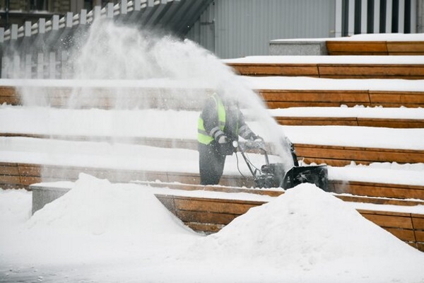 Более одного метра снега выпало в столице с начала зимы