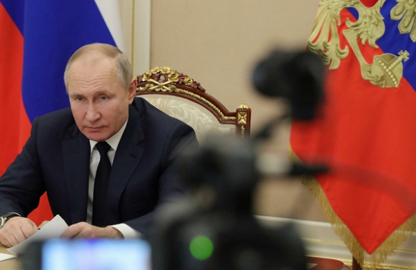 Путин подписал закон о штрафах за санкции против российских СМИ