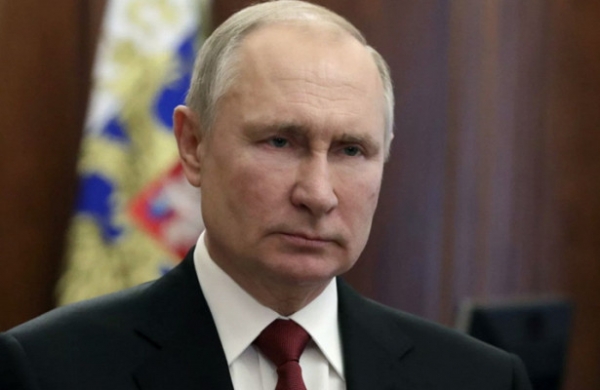 Путин поручил доложить о ситуации с зарплатами бюджетников