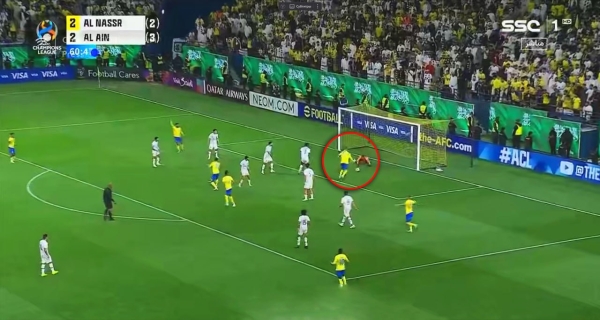 Роналду не забил с метра (😱) и вылетел из азиатской ЛЧ. Кошмарный вечер, несмотря на гол с пенальти 