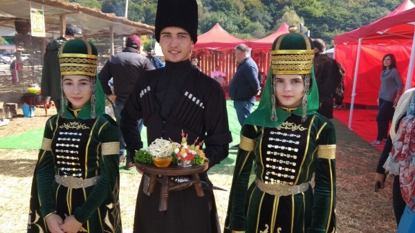 Десятый фестиваль адыгейского сыра в Адыгее посетило более 15 тыс. человек