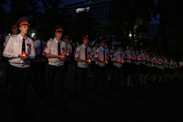 В патриотической гражданской акции «Свеча памяти» в Краснодаре приняли участие больше 16 тыс. человек