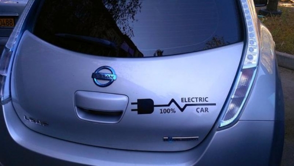 Выезд на спец полосу возможно разрешат электромобилям уже в 2020 году