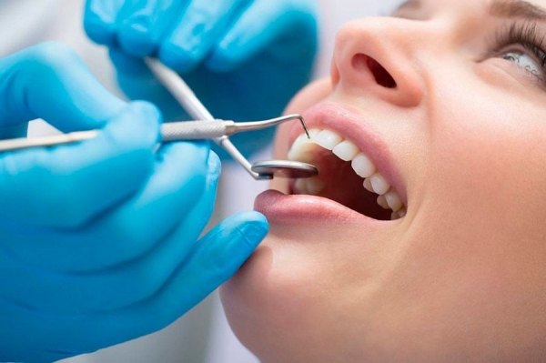 Ученые рассказали об опасности зубных имплантатов