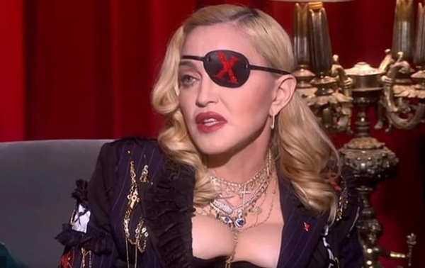 Мадонна шокировала Сеть БДСМ-нарядом